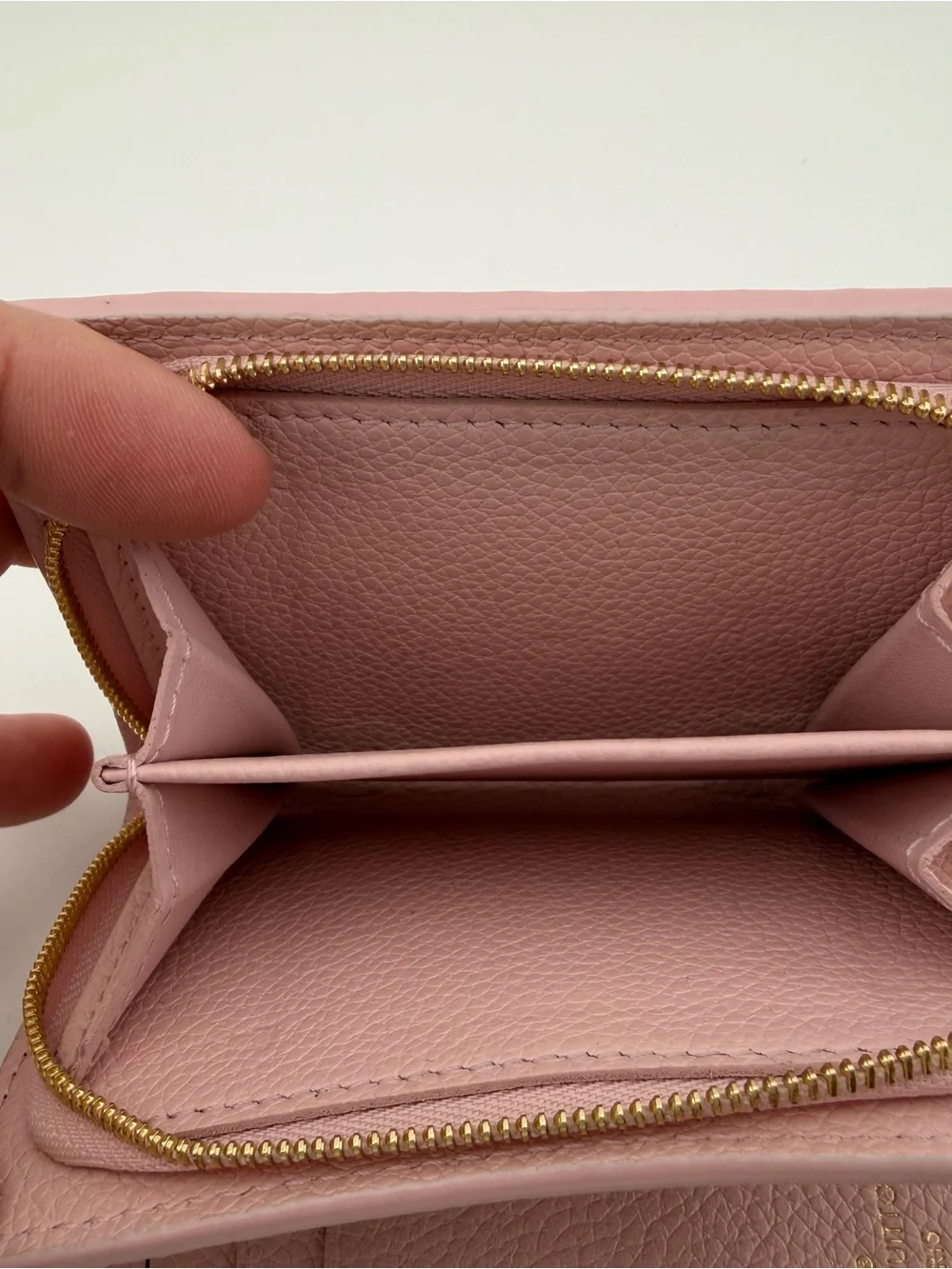 AUTHENTIC Louis Vuitton Pink Stardust Clea Embossed Monogram Compact Wallet